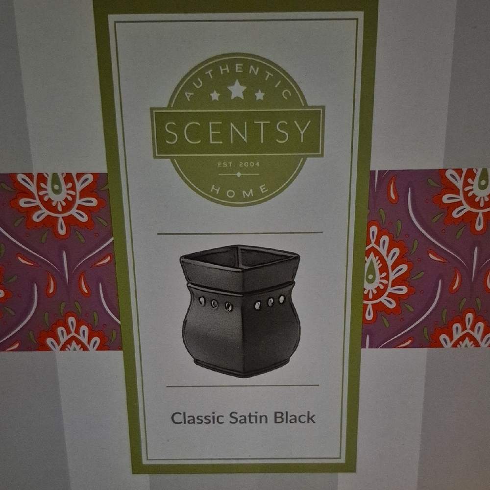 Scentsy Classic Satin Black Warmer